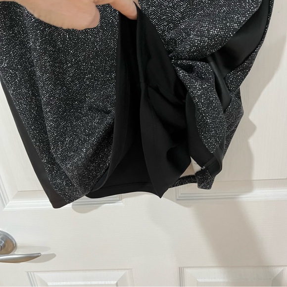 Laura Petites black with faux leather up sides skirt size medium - Picture 8 of 9